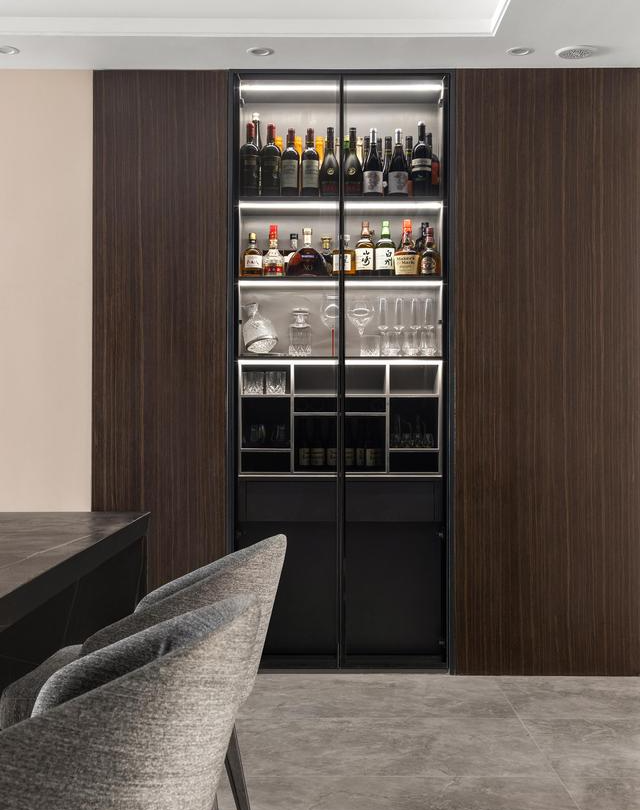 如果有装修模板,无非如此!148㎡二层住宅,沙发后玻璃鞋柜太抢眼