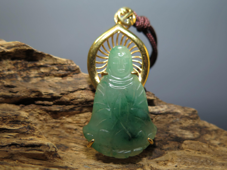 翡翠|翡翠饰品寓意美好丰富，选购之时要很慎重，知道如何区分真假
