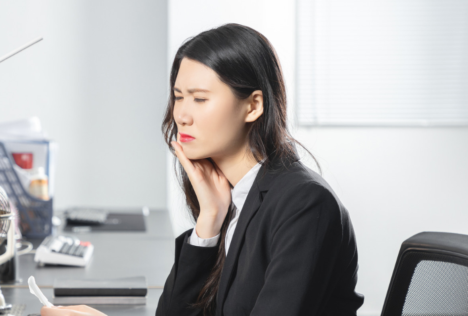 黄曲霉|中老年人，牙齿松动、牙龈肿痛敏感怕冷热怎么办？中医：有个“巧办法”或可解！