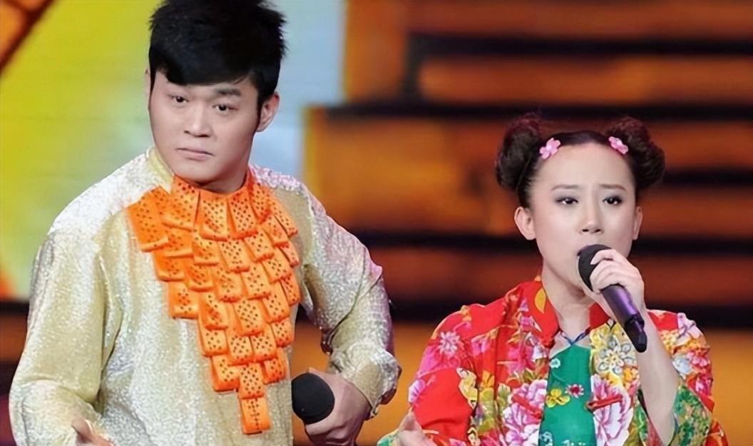 赵本山|赵本山8位徒弟现状，住桥洞，回乡务农，街头卖菜