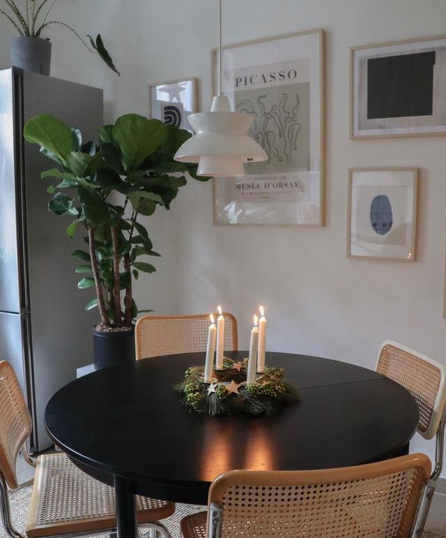 85平德国住宅，小客厅小窗户，拼色厨房和惬意的露台，简约又清新