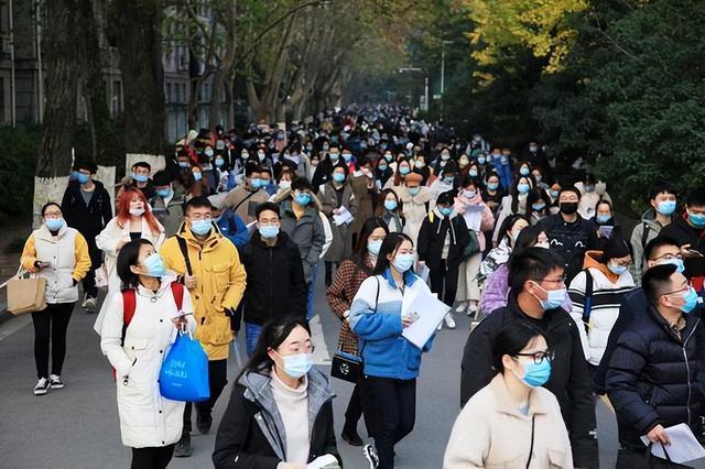 招聘|侮辱性很强,公司人事招聘中称专科生只值两百:傲慢与偏见?