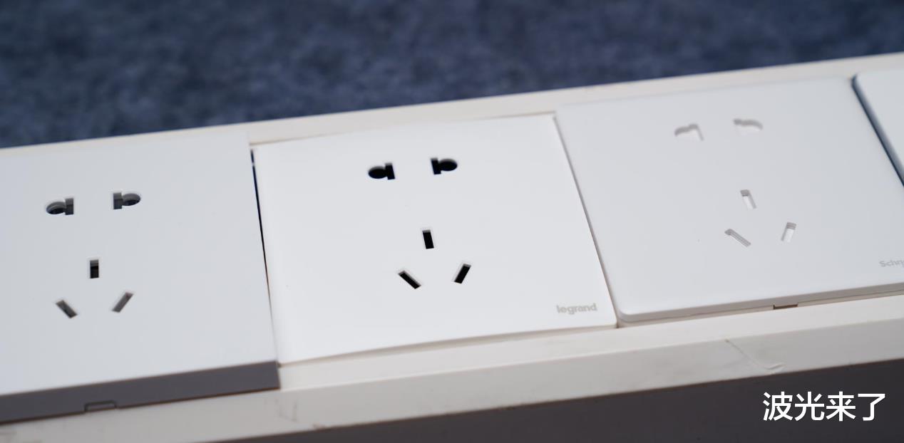 恭喜你,在装修前看到了这篇开关插座大比拼,五款一线品牌哪家强