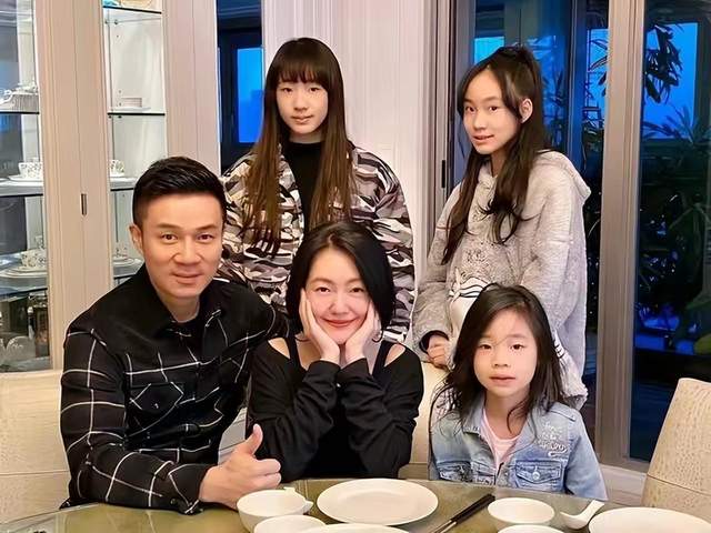 小S|小S与老公吵架气到离家！卑微道歉仍被说，男方曾被拍一天约5辣妹