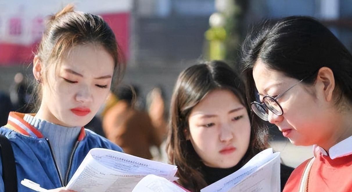 神魔大陆|陪读母亲坦言：如果可以重来，不会同意女儿考研，一番话引起共鸣