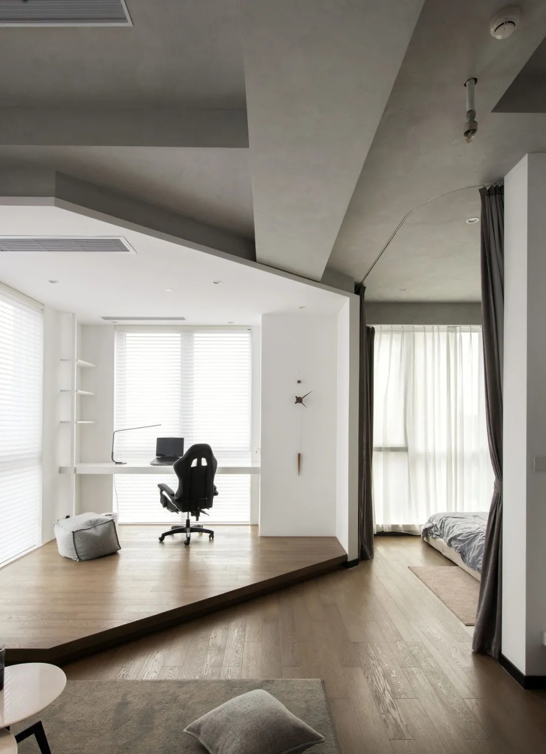 超小户型的全能公寓：几何元素+阶梯式吊顶，隔壁邻居都看愣了！