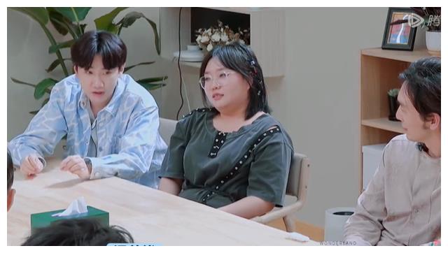 宋丹丹|桃花坞2争议不断,到底是宋丹丹pua的锅,还是“摆烂姐弟”的锅?