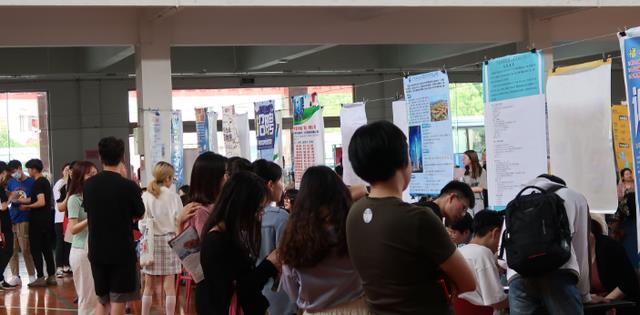 招聘|22年铁路集团开启招聘，平均收入5400以上，专科生也符合要求