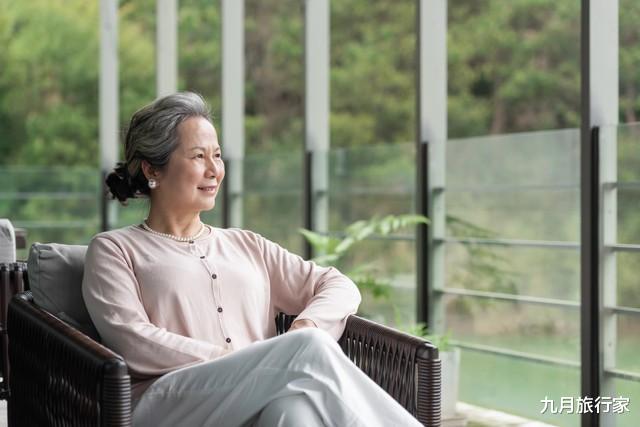 67岁大妈再63岁大爷3天就分手,大妈:他不要脸,大爷:一家人嘛