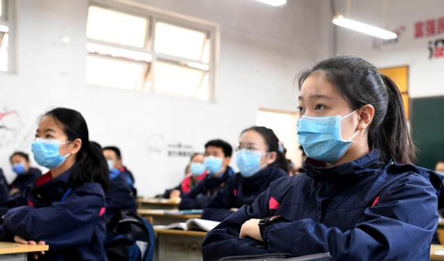 中小学将复课，学生犯难：我拿学校当妈，学校拿我当爱冒险的朵拉