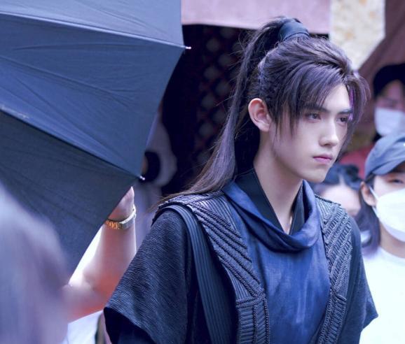 杨雪|罗云熙新剧“排场大”,请杨雪不够,《还珠格格》里的她也来了