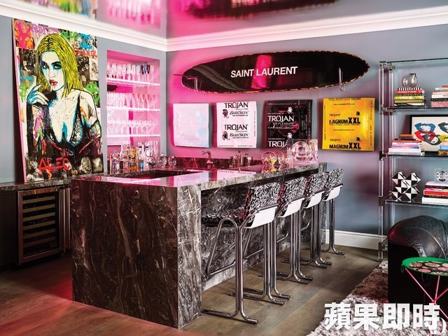 lv|9亿美金富婆凯莉詹娜为1岁女儿办生日宴，有钱没品位也是很糟糕