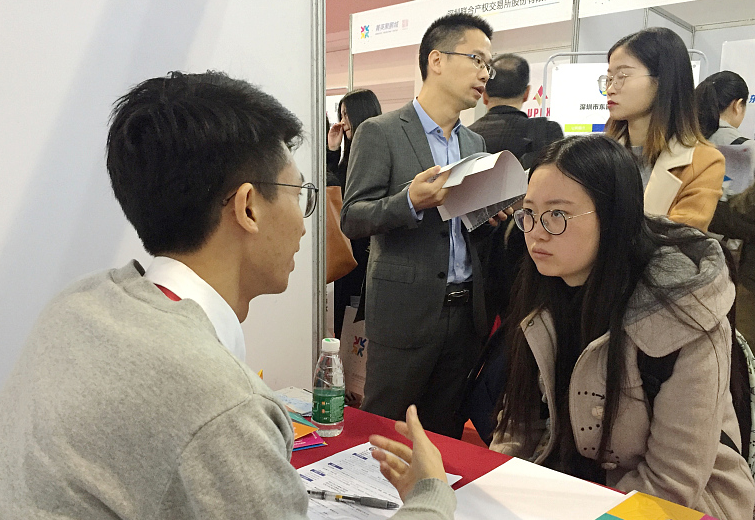 知乎|大四时才知道，校招也存在“人情世故”，跟这些人拉近关系有好处