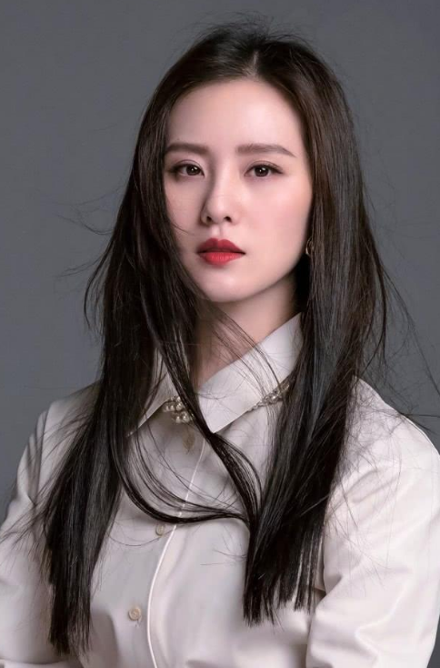 姐姐|44岁马雅舒近况曝光，认同自己比刘诗诗漂亮，网友：不红倒是爱蹭