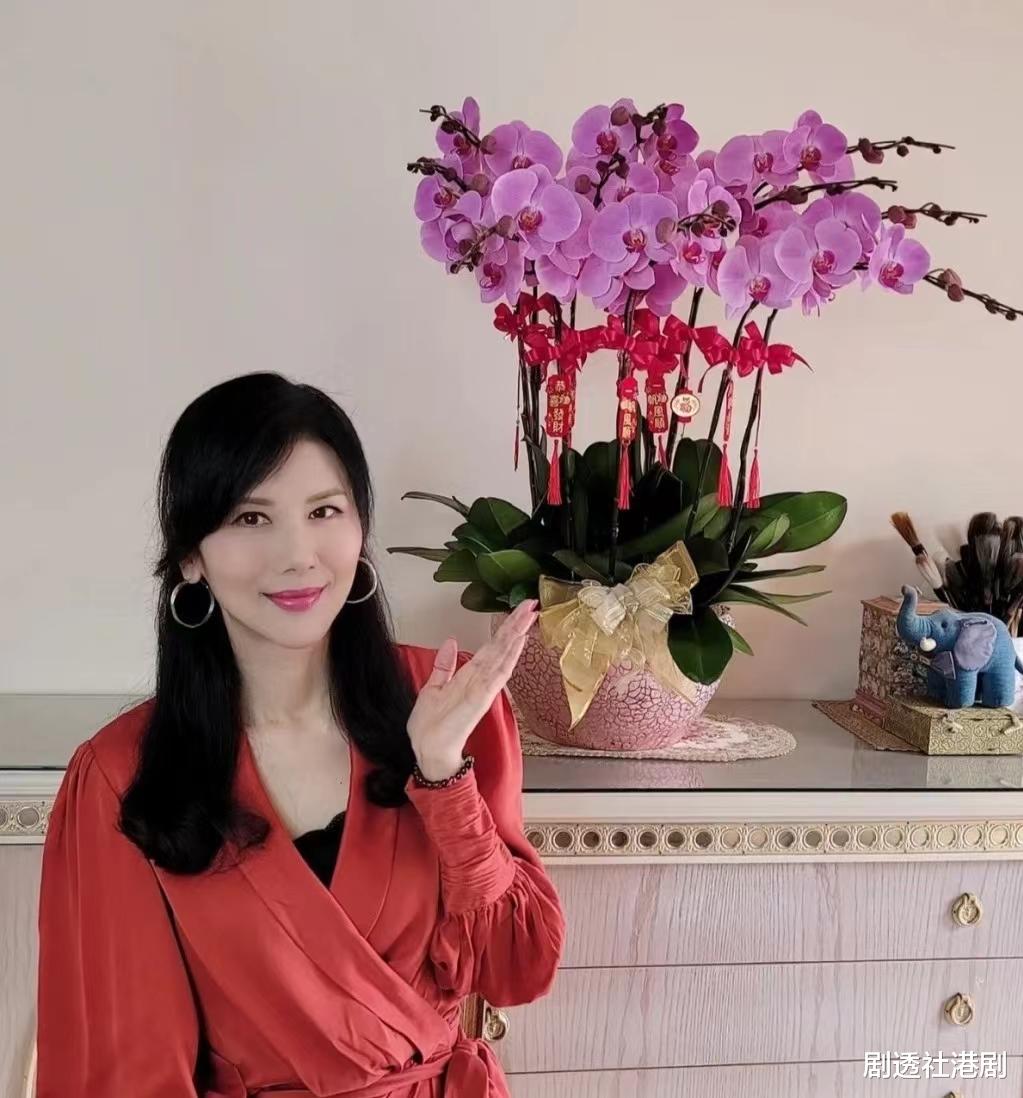 朱洁仪|富贵!55岁前港姐晒千尺豪宅超气派,退圈经商多年至今仍未婚未育