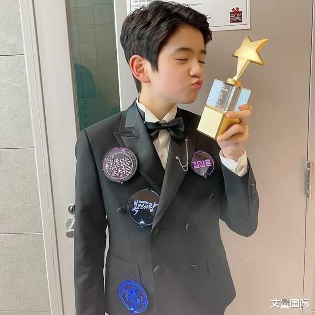 财阀家的小儿子|《财阀家的小儿子》「小宋仲基」金康勋秘密！女友竟长得像Irene