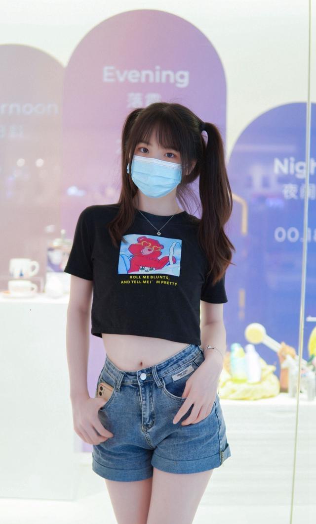 超短裤 陈妙昕双马尾超短裤大长腿性感写真