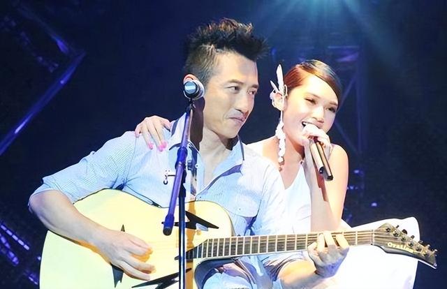 伊能静|伊能静：54岁还没活明白！太作，是因为内心缺乏安全感