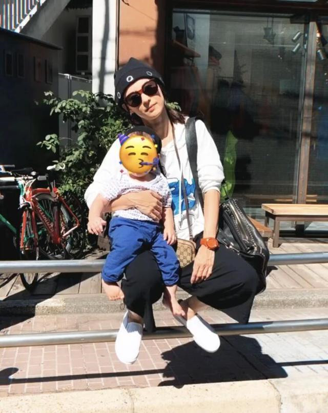 张柏芝|张柏芝晒伤疤照,被3岁小儿子抓伤,港媒曾曝三胎儿子生父身份