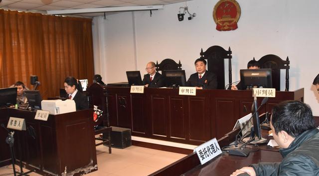 按摩女因200元嫖资和顾客起纠纷,被对方推进污水沟淹死