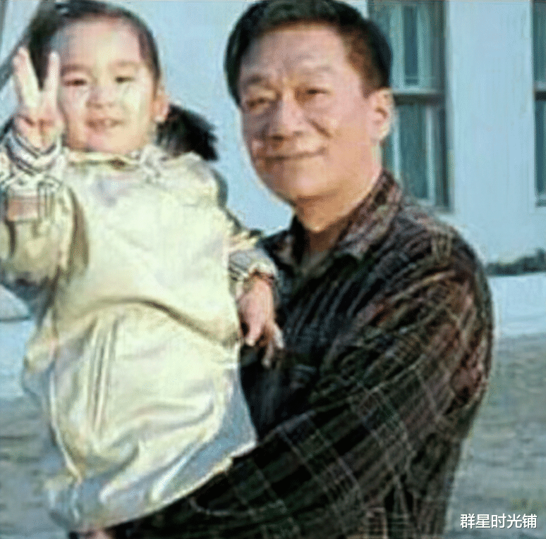 侯瓒|侯瓒：我是侯耀文的长女郭德纲的“妹妹”，与二伯和解后终获幸福