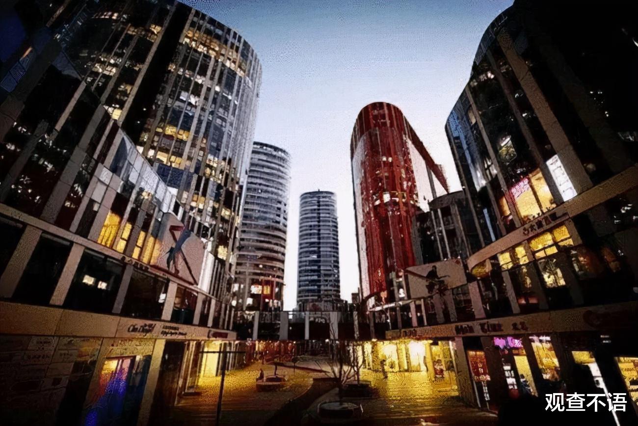 |为何越发达的国家,越不扶持“电商”?看到路边的街道就明白了