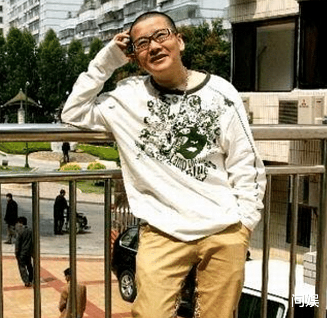 谭咏麟|因爱慕女性，17年前小姐姐“变性”成男人，他如今过得怎样了？