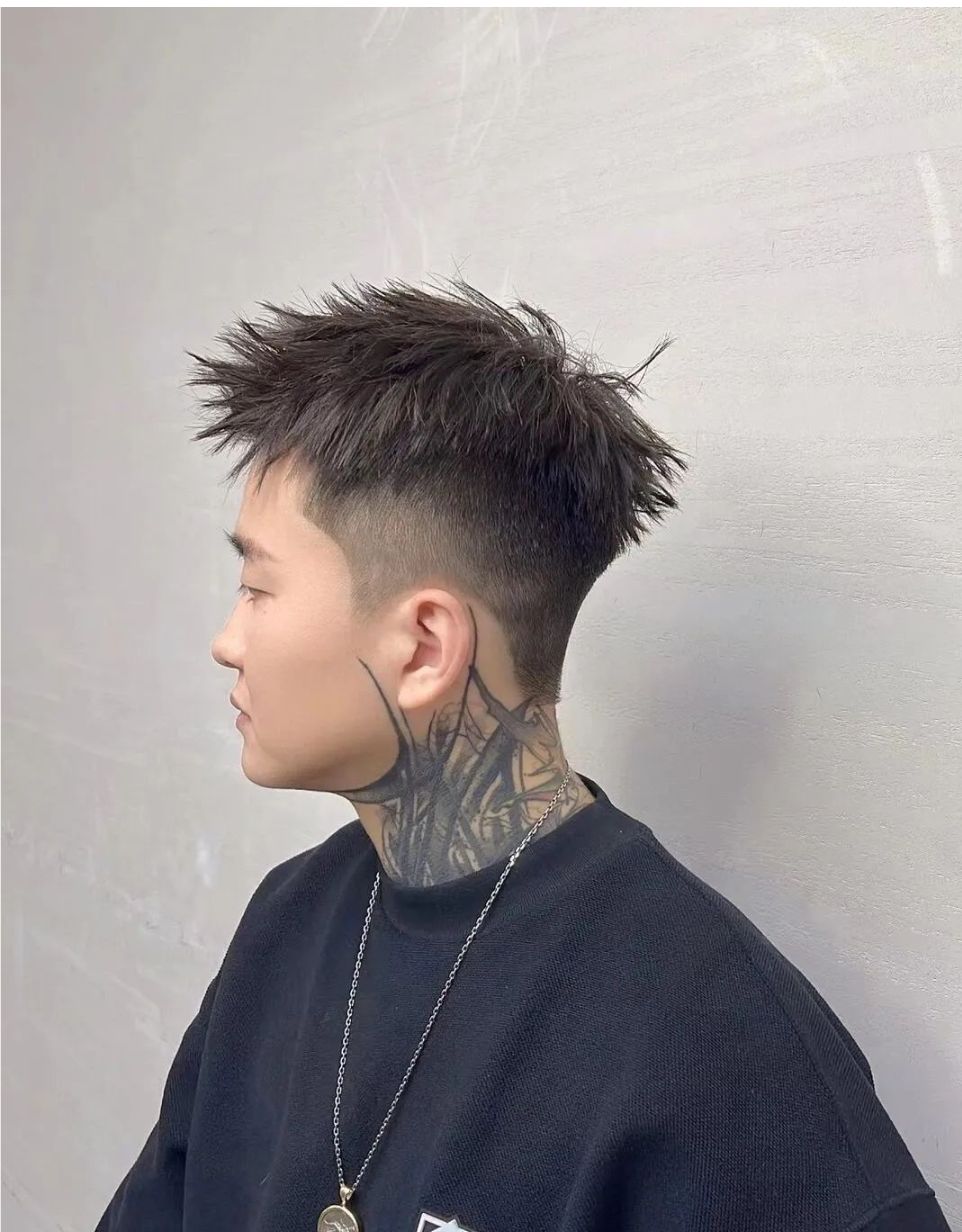 齐肩 夏日超火男士发型17款，清爽还帅气，越来越多男士这样剪