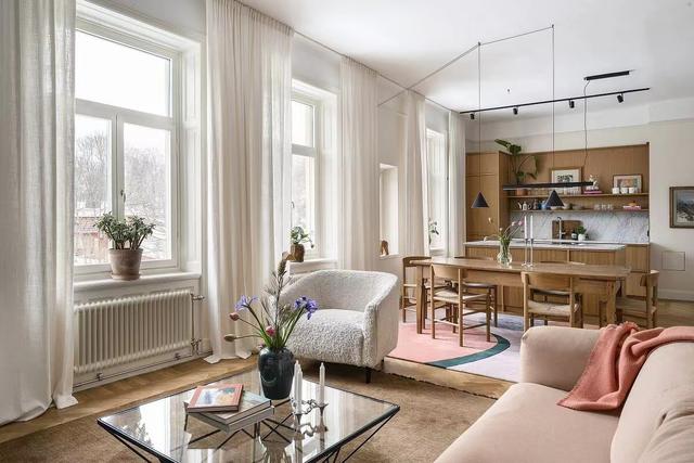 发现一个温暖的三口之家,清新明亮,又美又有品,令人深感治愈