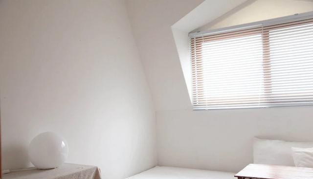 这位韩国女青年,堪称“设计模本”,全屋白墙极干净,圈粉无数!