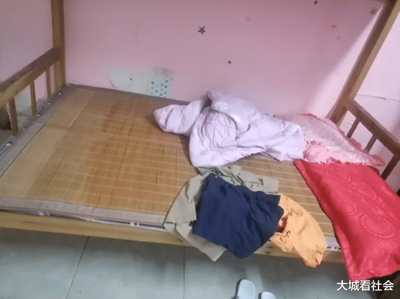 广东一女子借口去堂妹家睡,被丈夫堵在出租房,问对方是不是真爱
