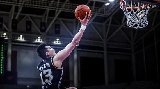 辽宁男篮|真炸！张镇麟100%命中率！赢下中国第1天赋对决！这一隔扣NBA级别