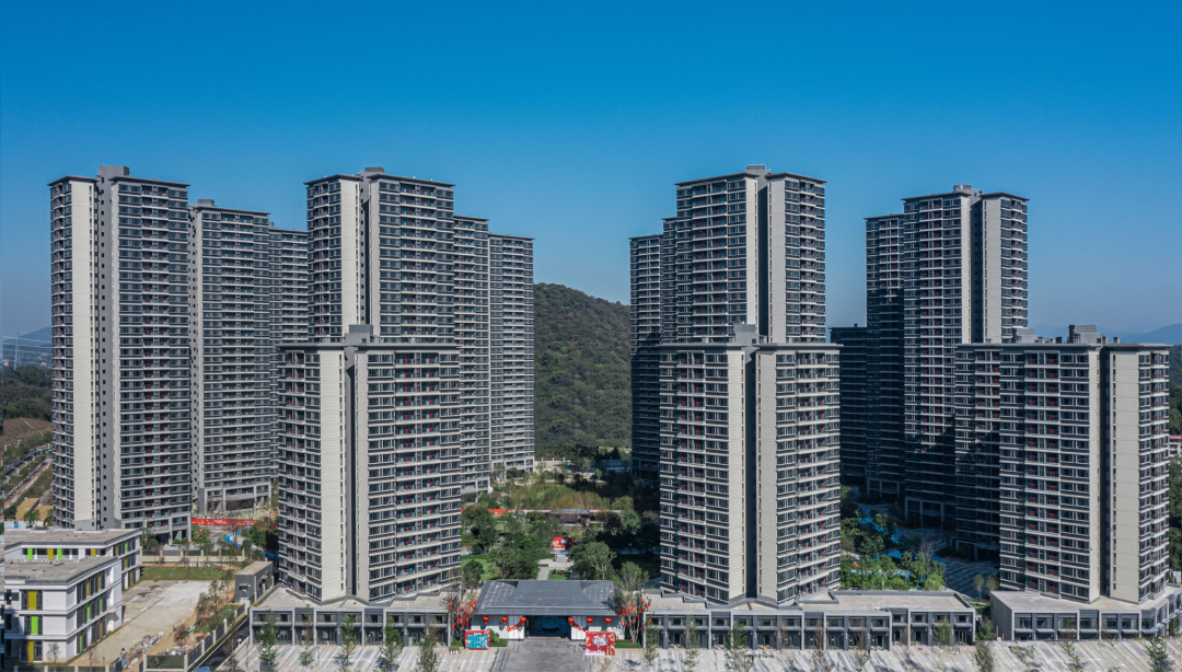 “越级式”呈现？顶流红盘1368户如期交付，现场实景曝光……