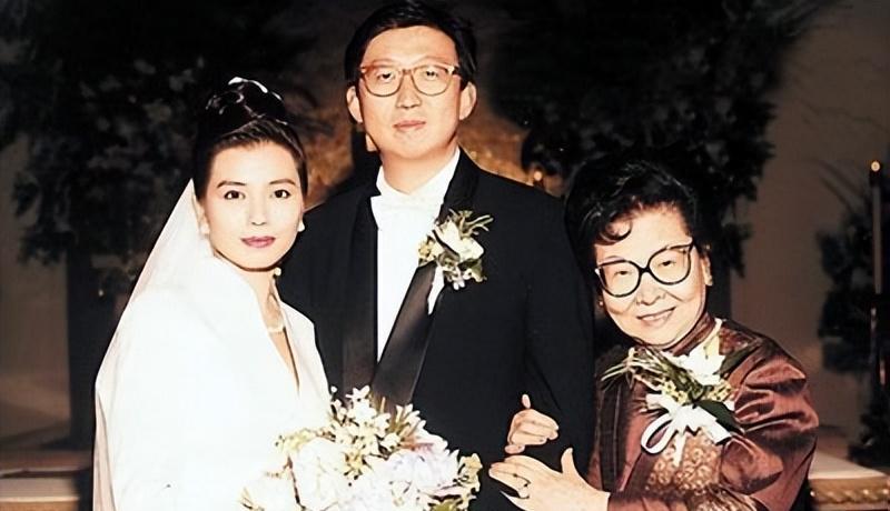 钟楚红|钟楚红：为爱情放弃事业，老公离世后独身至今，61岁无儿无女