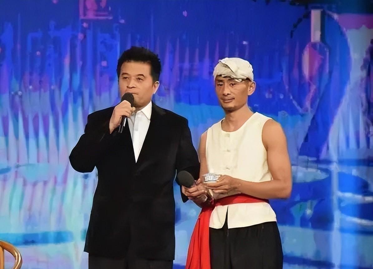 星光大道|心酸！星光大道冠军阿宝：穷到每天吃一顿饭，土豆拌米饭都奢侈