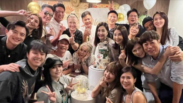 李南星|新加坡知名一哥李南星庆生，场面声势浩大，50多位明星到场祝贺