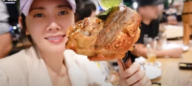 秋瓷炫|秋瓷炫分享和丈夫在新加坡的愉快时光，记录《小小姐们》拍摄点滴