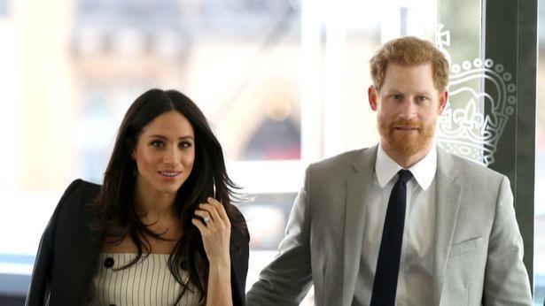 梅根·马克尔|哈里和梅根第一次约会后，做了违法事情，自称和梅根约会状态很好