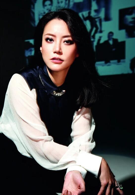 霍汶希|未婚妈妈霍汶希：执掌“英皇”半壁江山，谢霆锋自愿养她们一辈子