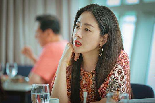 吴娜|吴娜拉获奖自嘲以为是陪跑 48岁仍享受恋爱 兼任大学教授学识出众