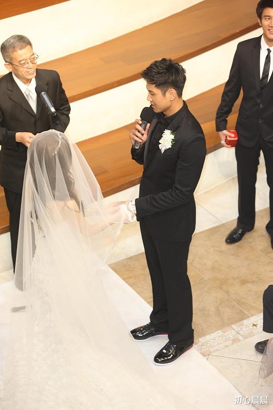 女儿为爱执意远嫁,生孩半年被打跑回家,母亲生气大骂“自己选的抱怨什么”!