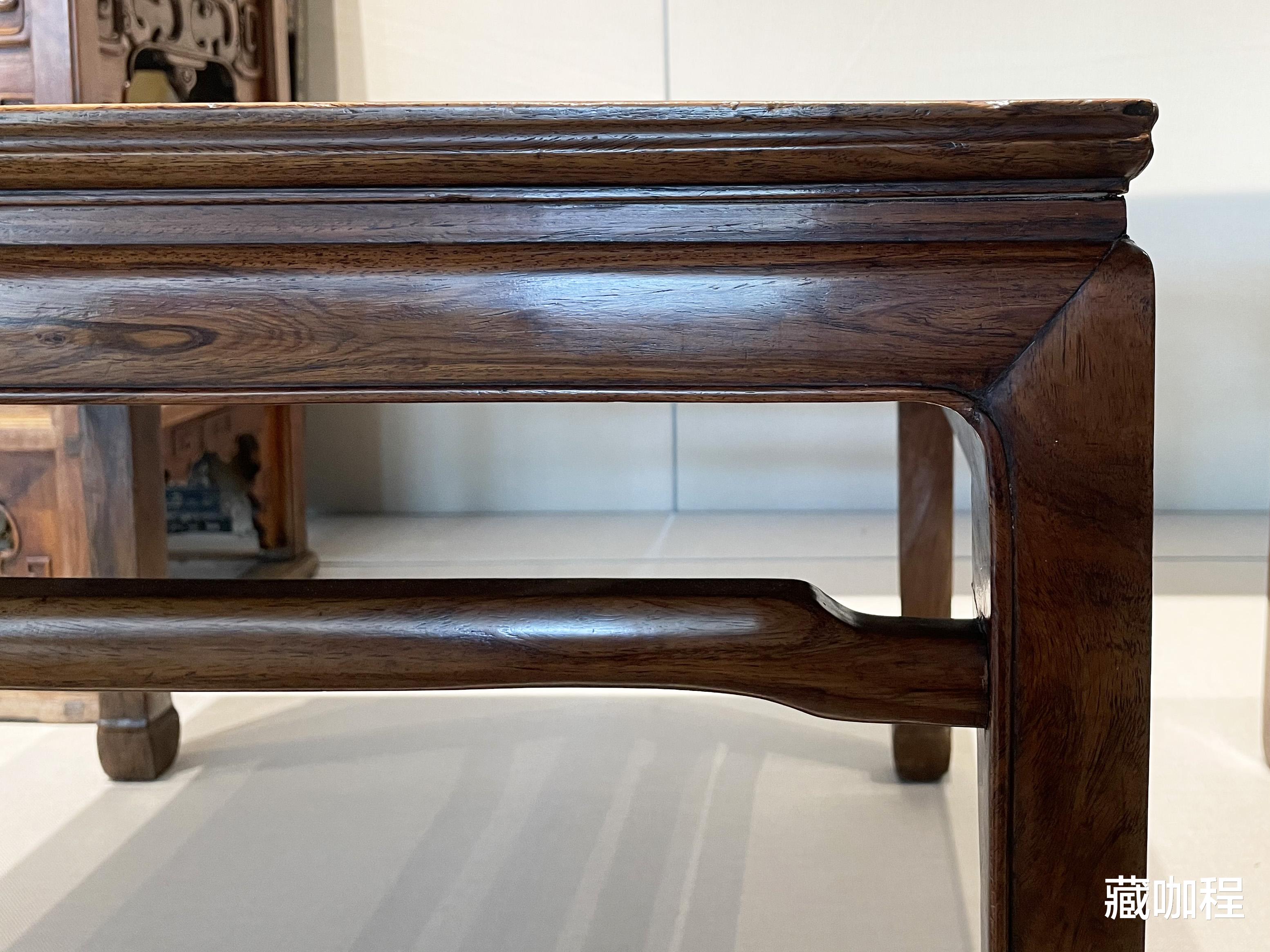 |鬼眼重重、轮廓稀疏，清黄花梨禅凳或为一木一器