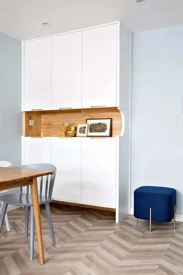 为省钱夫妻俩自装小两房，水准虽不如专业设计师，但也算温馨清爽