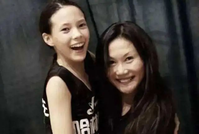 谷爱凌|挤崩服务器的女神，她或许是第一个