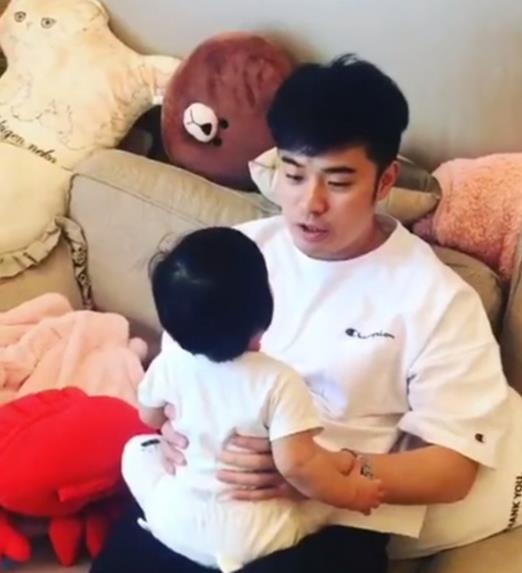 晒晒陈赫现实的家,装修跟普通人家一样,如今把心思都放在女儿上