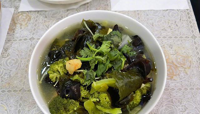 杨紫 杨紫的瘦身餐火了,二百多万网友围观,网友:自律的人真可怕