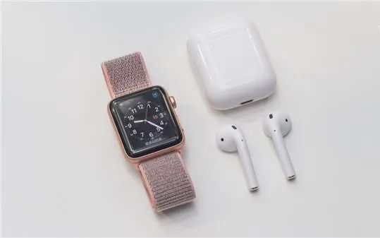 iPhone14|买iPhone 13还是iPhone 12？内行人的回答很实在，说到心坎了