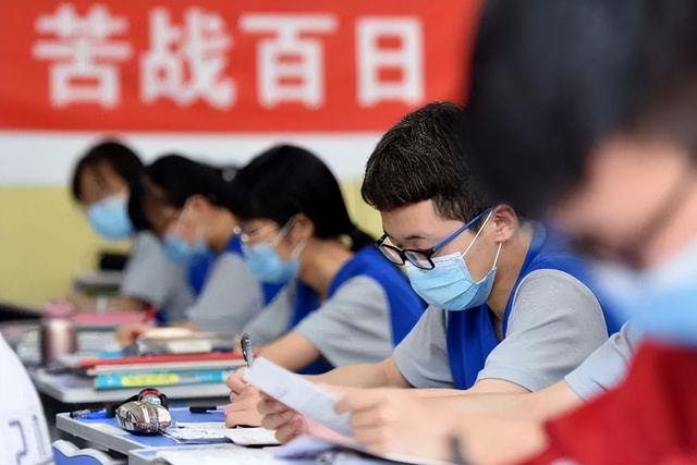 招生|2022年高考进入倒计时，考生多少分才能上本科？老师的回答很真实