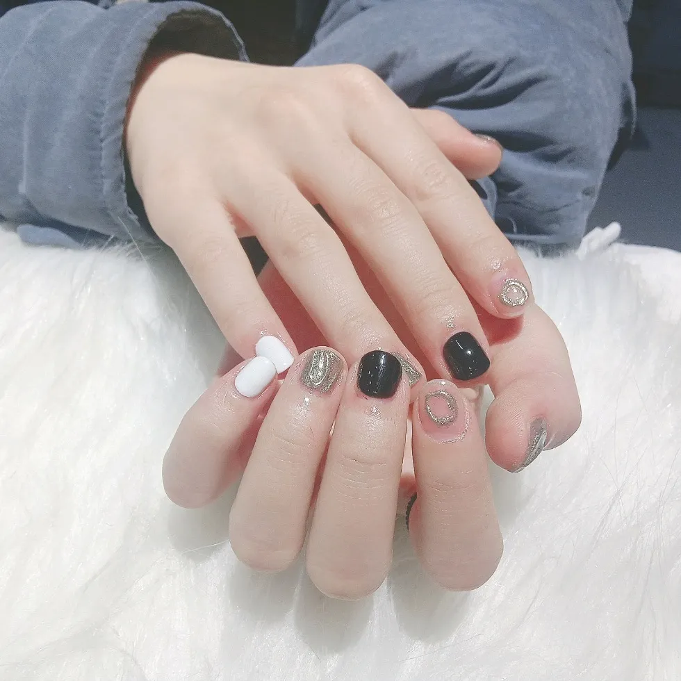 李冰冰 适合黄黑肤色姐妹的显白新年款美甲~