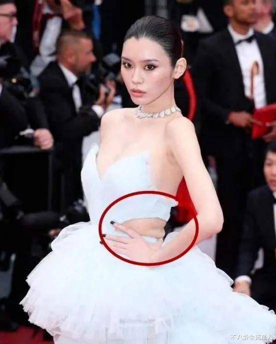 金·卡戴珊|骨折、露屁股、挤出赘肉！7位女星硬挤小一号礼裙，看得我好尴尬